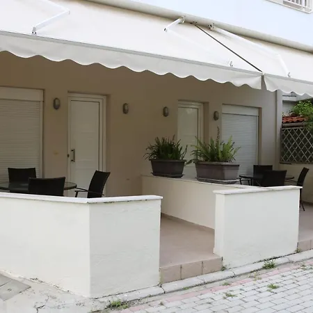 Thea Apartment *